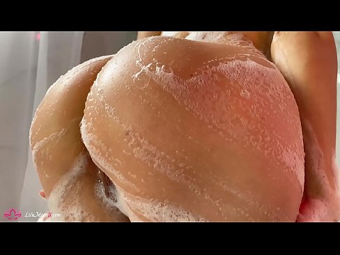 ❤️ Brunette sjálfsfróar kisu með titrara til að fá mikla fullnægingu í sturtu ❤️❌ Klámmyndband á is.mrpornogratis.ru ☑